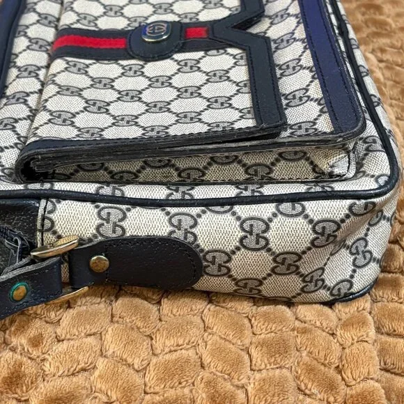 Vintage 1980s Gucci Accessory Collection Coated GG Supreme Camera Bag Crossbody - Picture 5 of 16